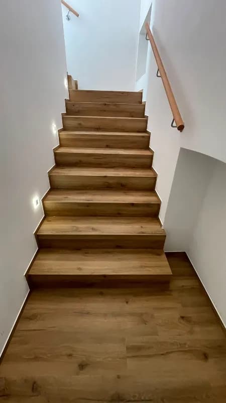 5schody winylowe i podłoga ten sam kolor