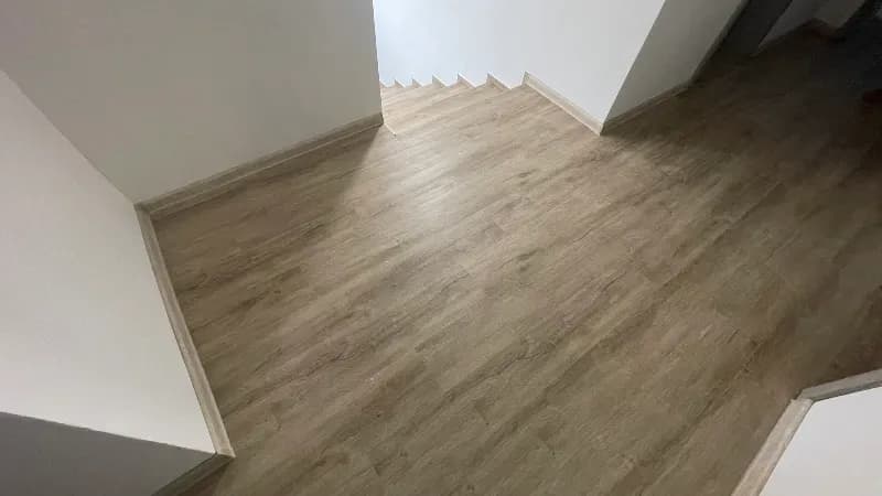 5schody winylowe i podłoga ten sam kolor